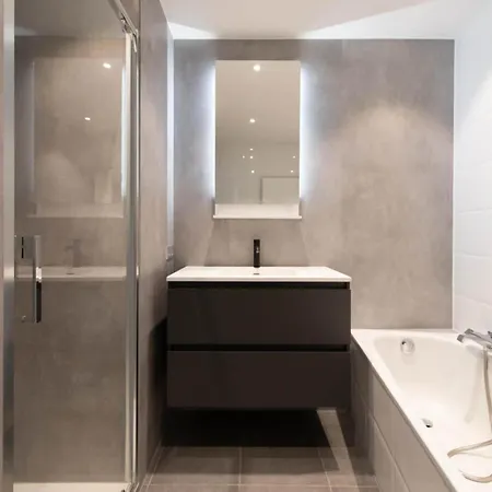 Beautiful With Lateral Sea View Apartment *