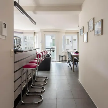 Beautiful With Lateral Sea View Apartment