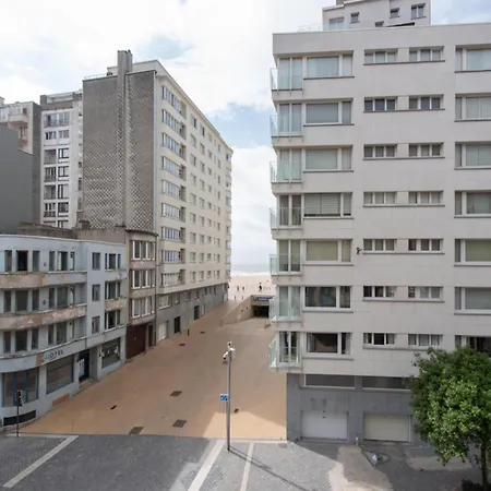 In Near Sandy Beaches * Οστένδη